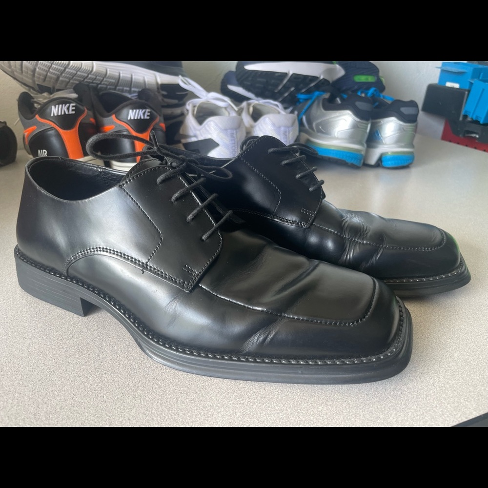 Kenneth Cole Mens Reaction Dress Shoes Size 10. Black Color.